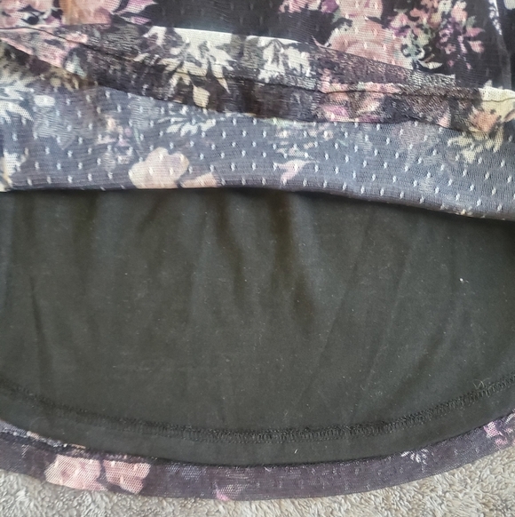 Roommates Sheer Floral Blouse With Bell Sleeves Size L - Picture 3 of 8